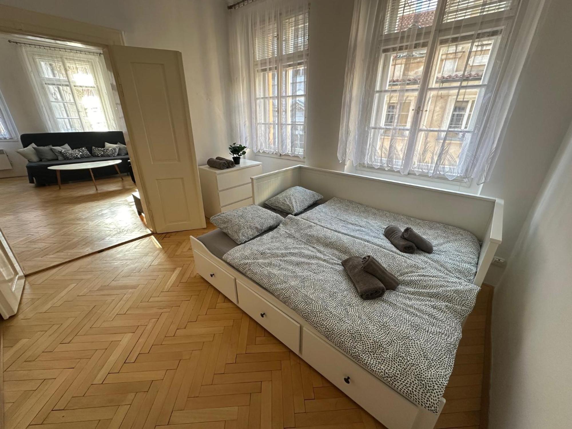 Nerudova Apartments Прага Екстериор снимка